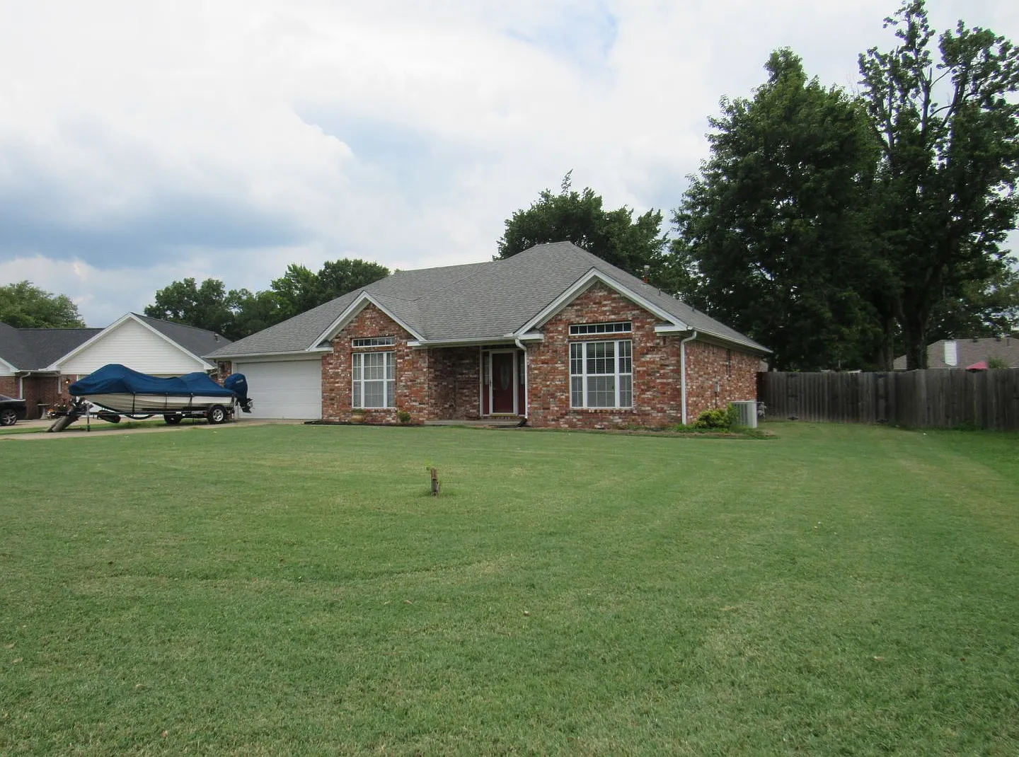 3 bed, 2.0 bath, 1959 sqft, $1,850 — Photo 1