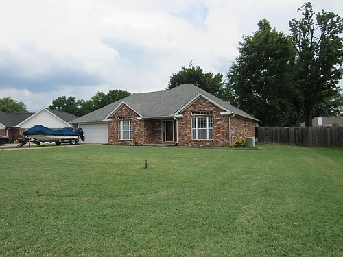 16 Emerald Cir Photo 1