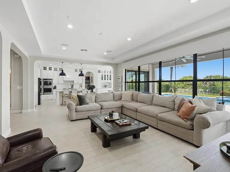 11415 Watercrest Cir E — Photo 16