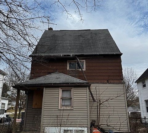 2nd image of 730 Noble Ave