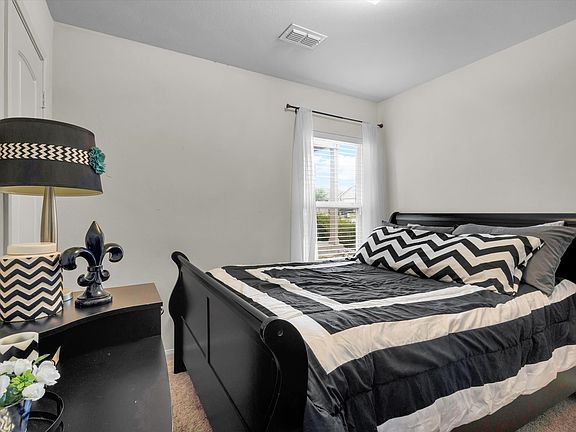 4th image of 1808 Douglas St