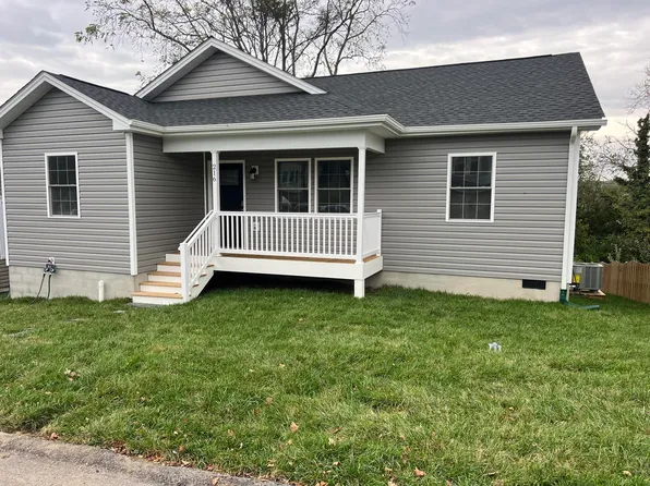 216 Thompson St, Staunton, VA 24401