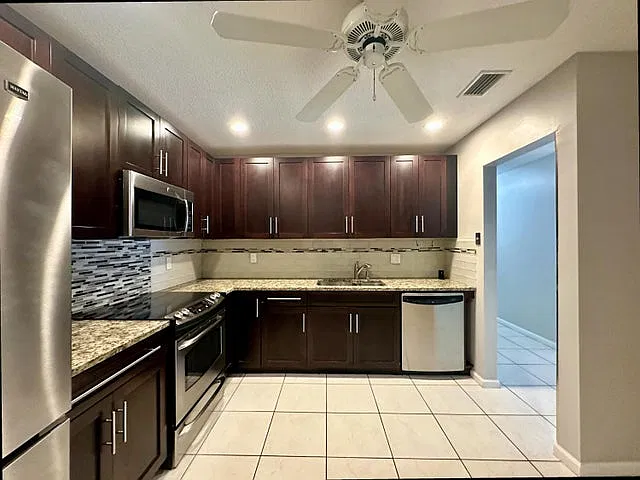 2 bed, $2,550 — Photo 4