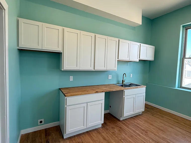 1016 Milwaukee Ave — Photo 3