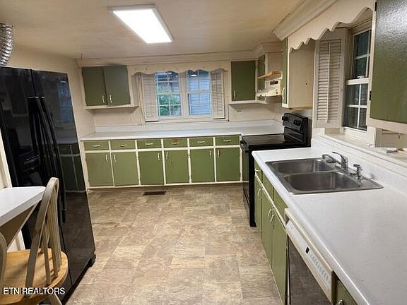 5th image of 907 High St