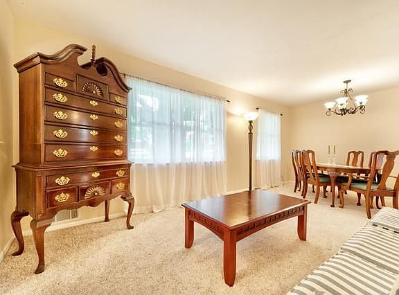 4th image of 400 Saint Lukes Dr