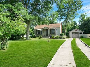 258 Lilac Ln, Smithtown, NY 11787