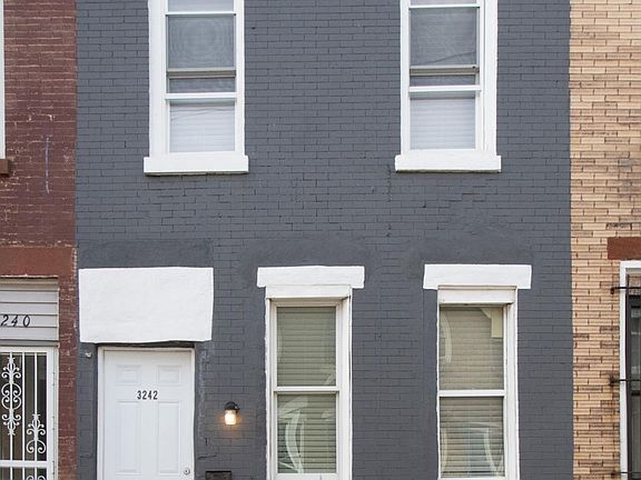 3rd image of 3242 N Randolph St #1