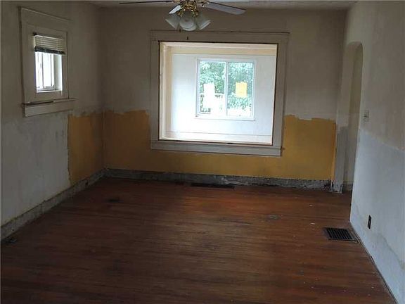 5th image of 2857 Westbrook Ave