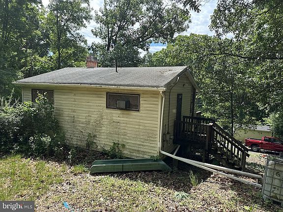 3rd image of 493 Goode Dr