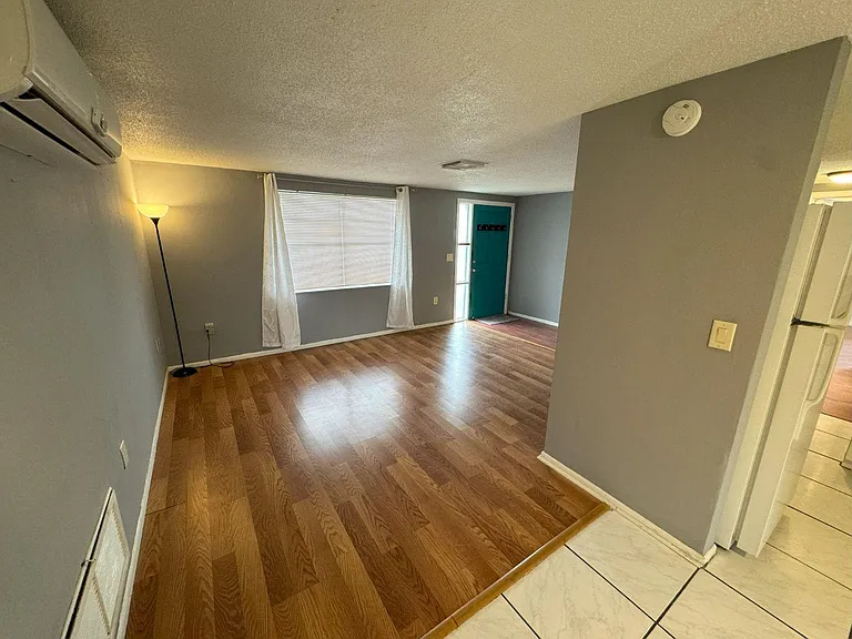 7410 Castanea Dr — Photo 6