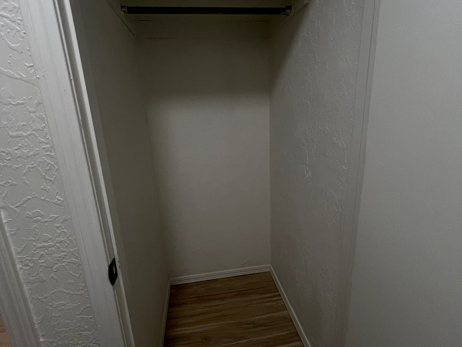 2 bed, 858 sqft, $1,100 — Photo 2
