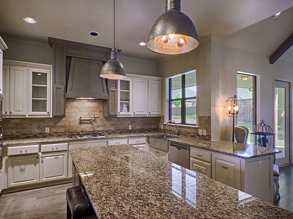 5th image of 3224 Lupine Ln