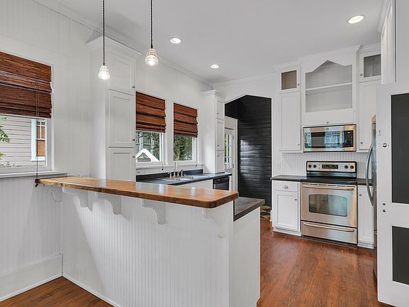 2nd image of 569 S Irwin Ave