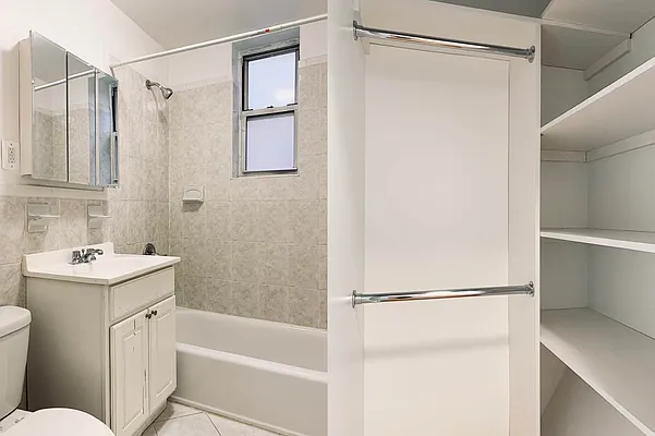 Rented by Quest Realty Sunnyside Corp | media 5