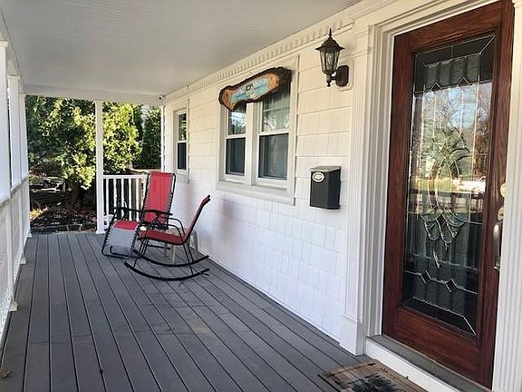 3rd image of 311 Gorton Lake Blvd