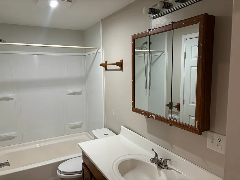 500 Park St #8 — Photo 6