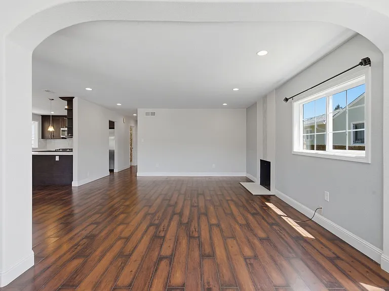 222 Indio Dr — Photo 6