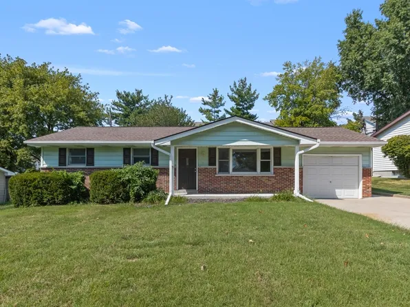 1517 Lincoln Dr, Saint Charles, MO 63303