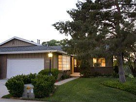 1st image of 1034 Oak Hills Way