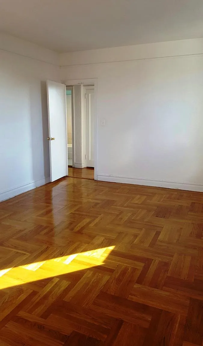 2 bed, 1100 sqft, $1,975 — Photo 3