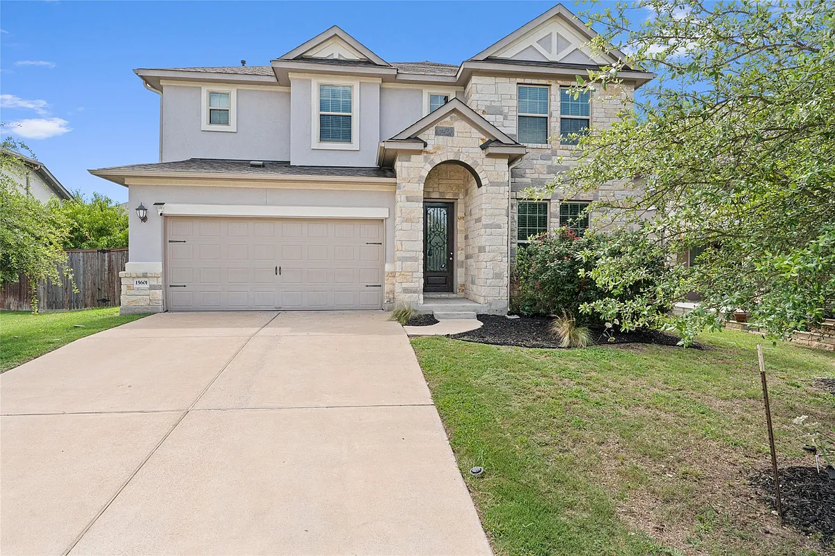 Building Photo - 15601 Cabrillo Way