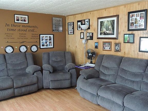 5th image of 152 Wagner Ave