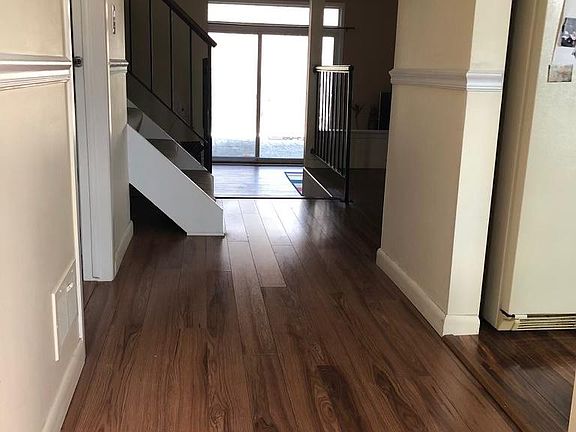 3rd image of 5298 Breeze Hill Pl
