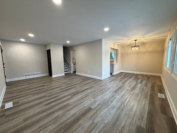 3rd image of 312 Illinois St