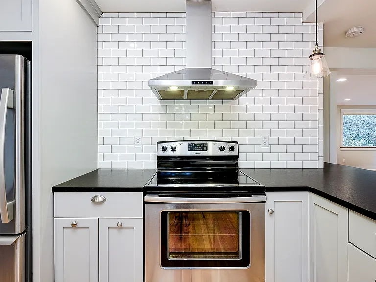 8013 NE Bucklin Hill Rd — Photo 12