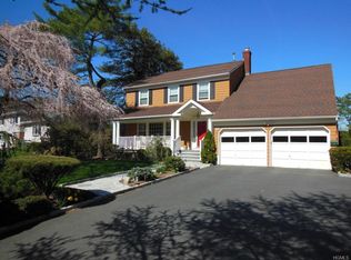 17 Country Ridge Dr, Rye Brook, NY 10573