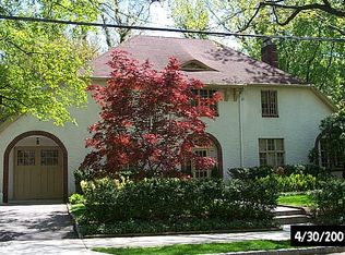 19 Pont St, Great Neck, NY 11021