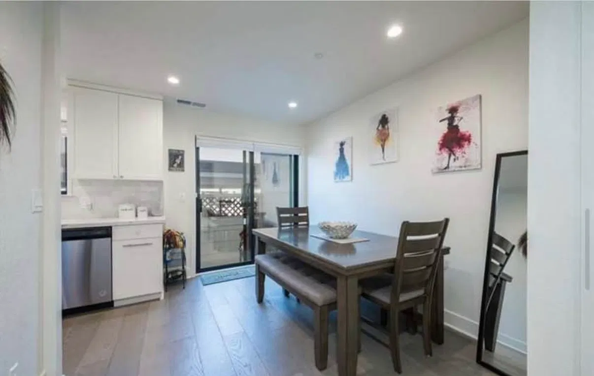 2 bed, 1028 sqft, $2,800 — Photo 4