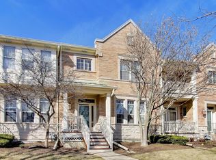 2616 Goldenrod Ln, Glenview, IL 60026