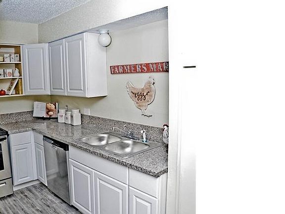 5th image of 7408 NW 10th St #2