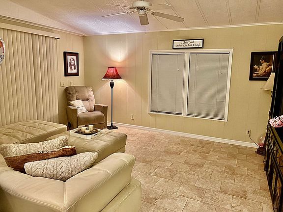 5th image of 3908 Sabal Dr