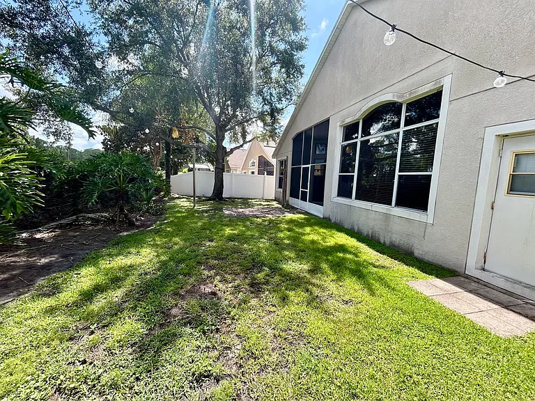 10463 Stone Glen Dr — Photo 17