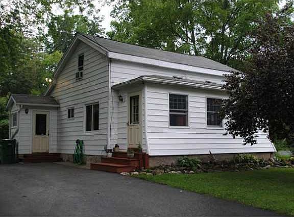 2nd image of 17 Carroll St