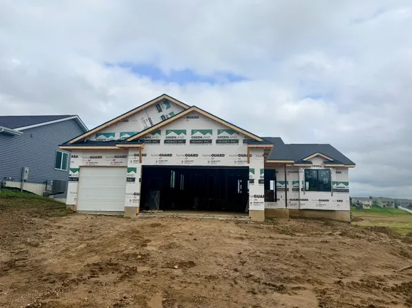 218 S Walnut Dr, Norwalk, IA 50211