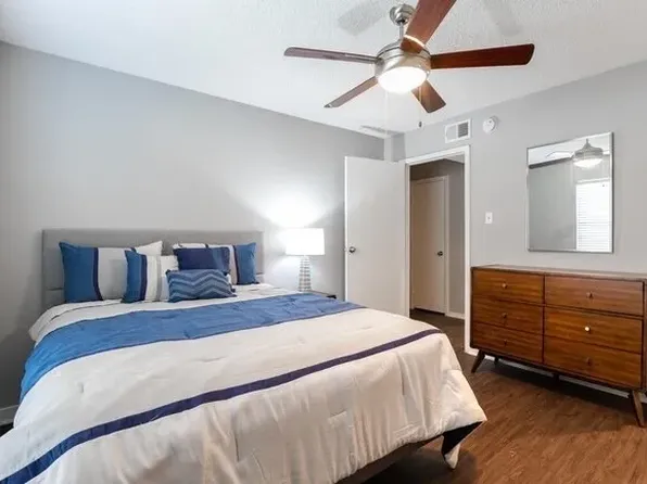 Walnut Creek Apartments, 11411 Green Plaza Dr #C6b5e5fa3, Houston, TX 77038