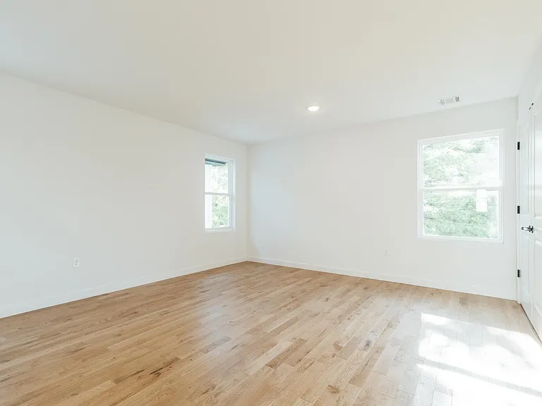 746 Seaport Dr #2 — Photo 31