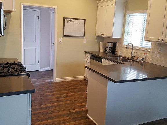 Kitchen - Now has refrigerator 