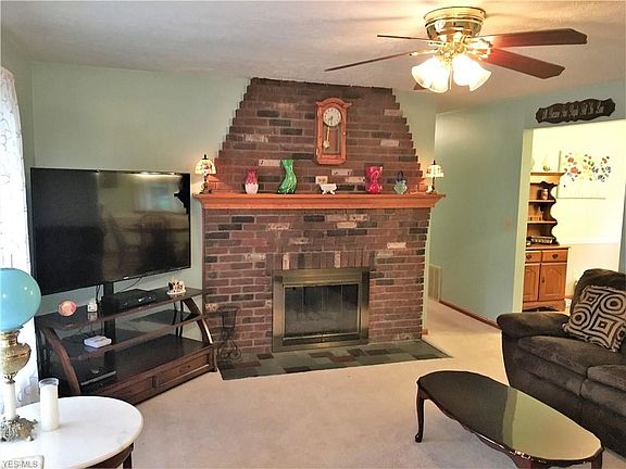 5th image of 525 Joann Dr