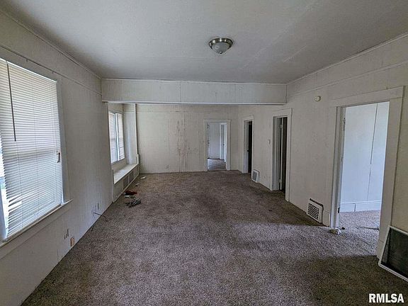 5th image of 511 S Hays Ave