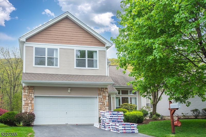 1st image of 59 Tannery Hill Dr