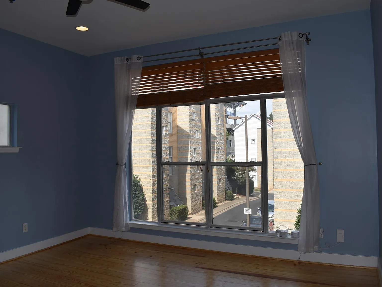 2 bed, 1086 sqft, $2,700 — Photo 4