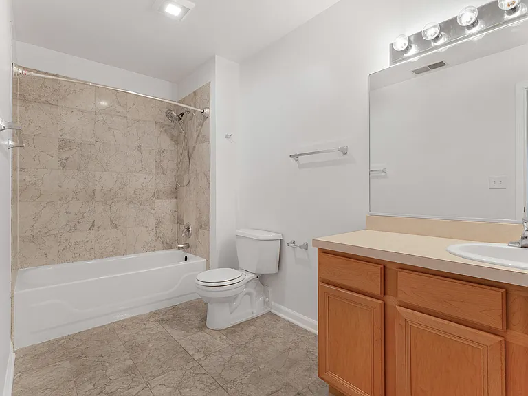 2307 W Wolfram St #312 — Photo 18