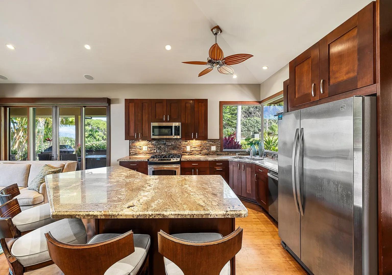2BR/2BA- Private Furnished Cottage in The Plantation Estates — Photo 4