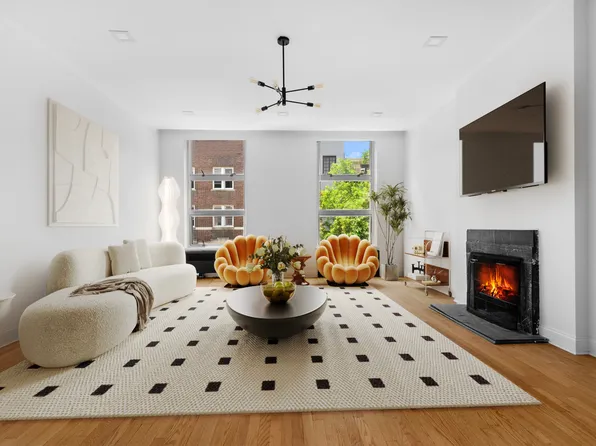 33 West 9th Street image 2 of 24