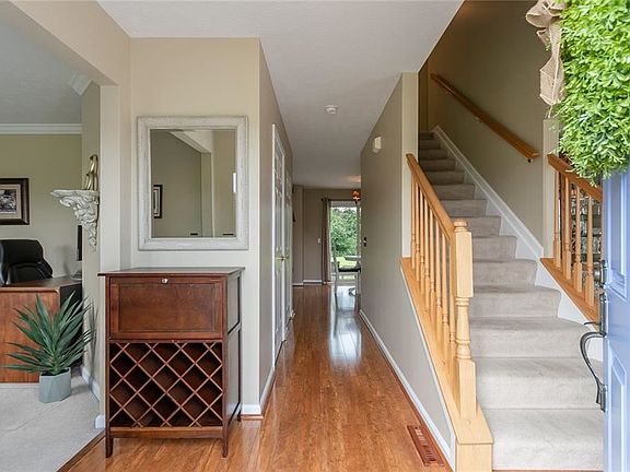 3rd image of 25 Enwright Dr